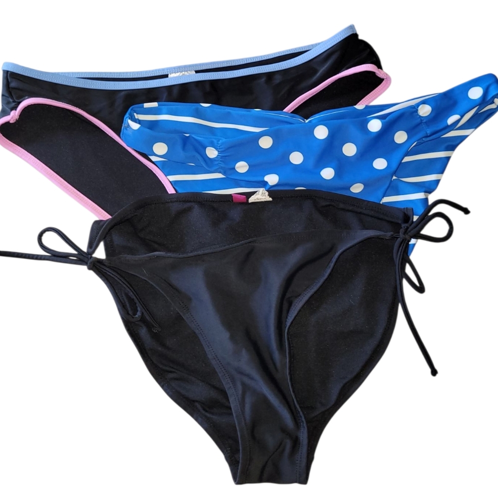 Bundle of 3 bikini bottoms Size L